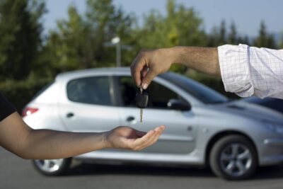 5 Crucial Things to Look For When Buying a Used Car https://smartcartrends.com